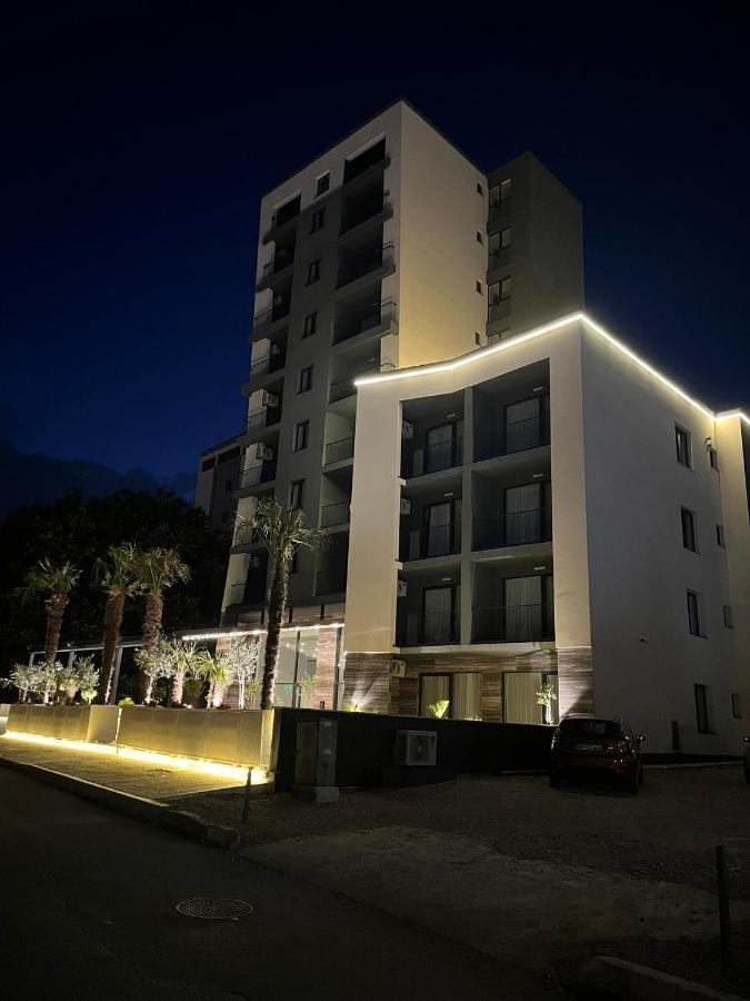 N Hotel Sutomore Exteriér fotografie